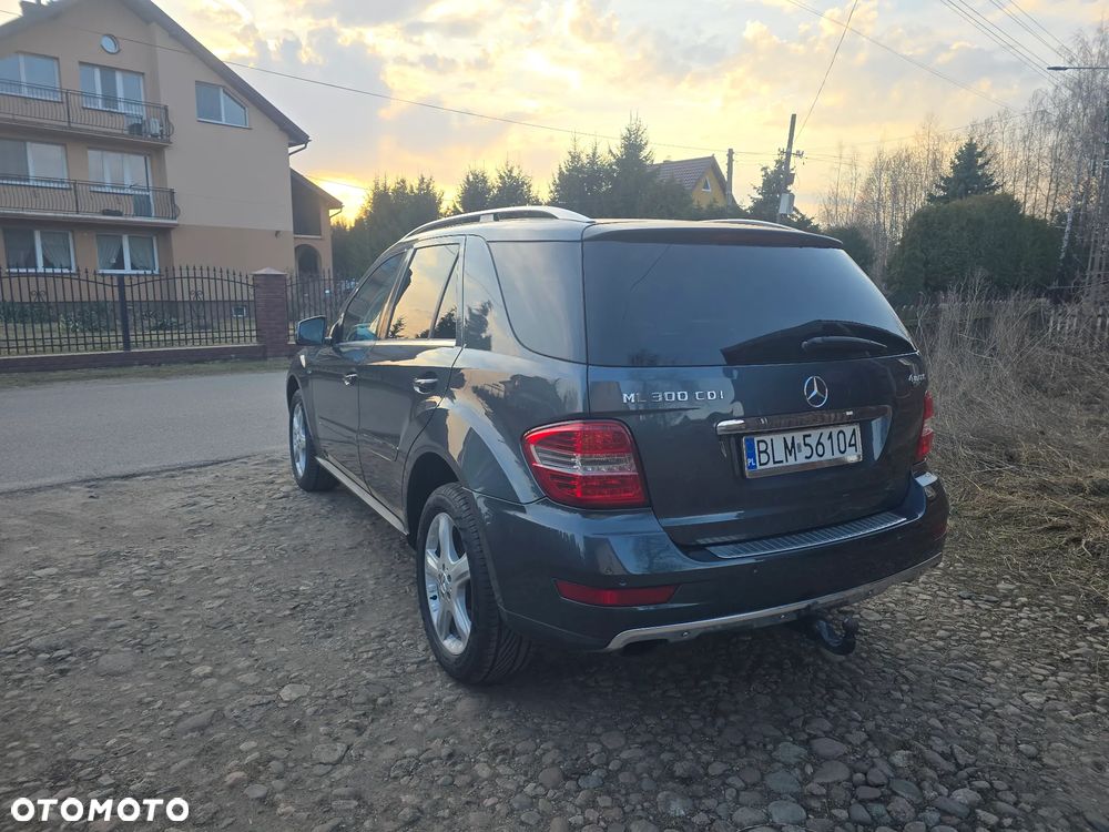 Mercedes-Benz ML - 13