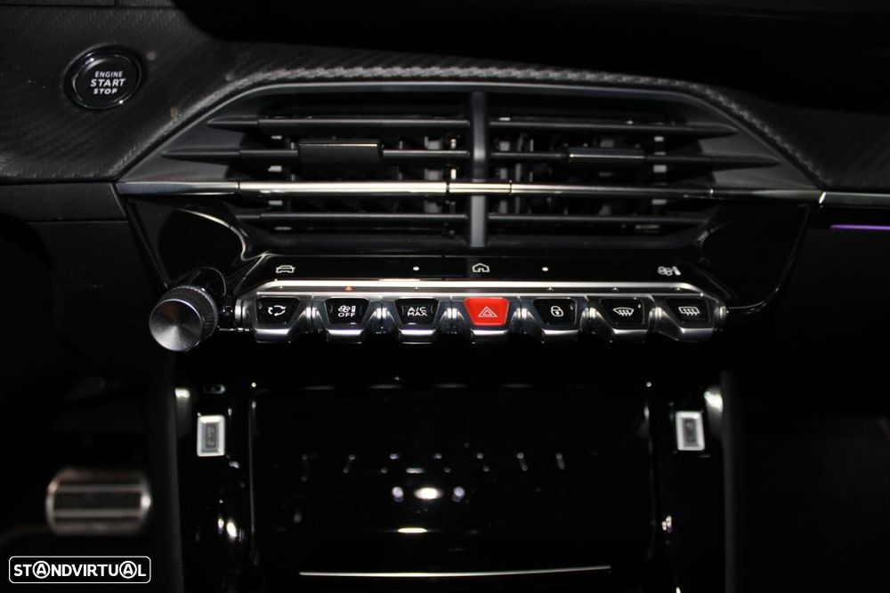 Peugeot e-2008 54 kWh GT - 17