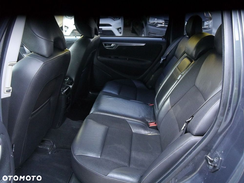 Volvo V70 2.5T AWD Momentum - 31