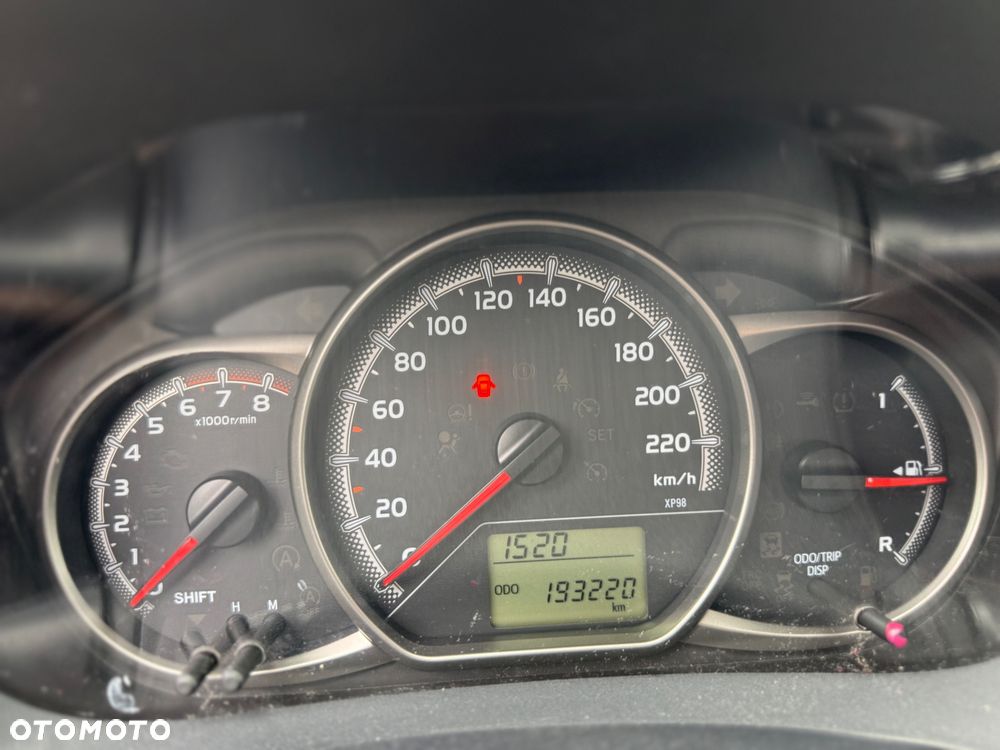 Toyota Yaris 1.0 Active - 8