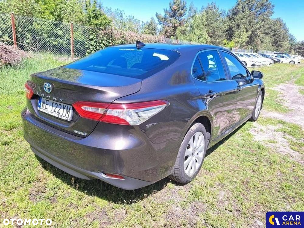 Toyota Camry - 5