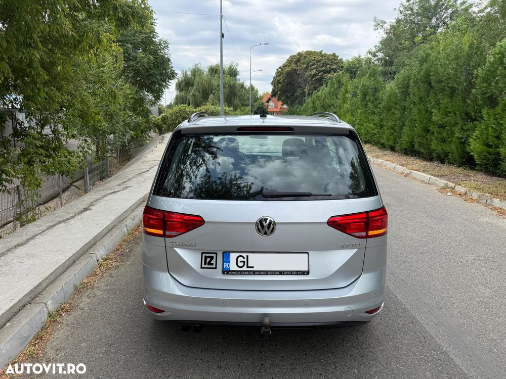 Volkswagen Touran - 5