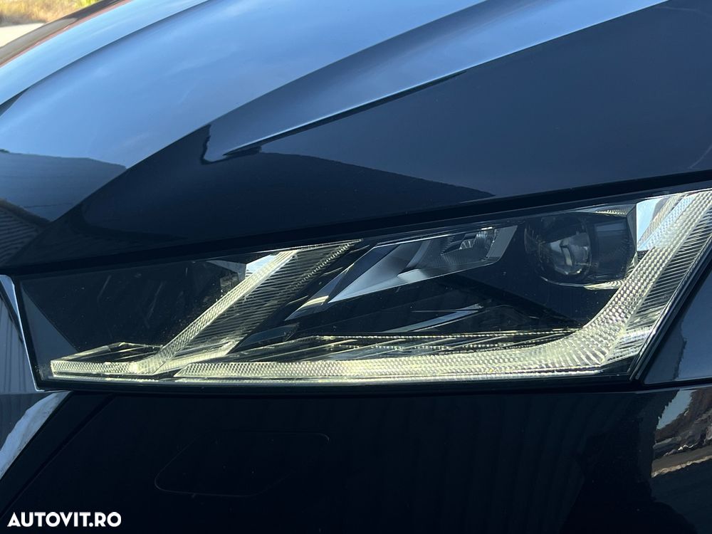 Skoda Octavia Combi 2.0 TDI DSG Exclusive - 33