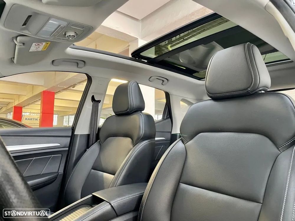MG ZS EV 44.5 kWh Luxury - 9