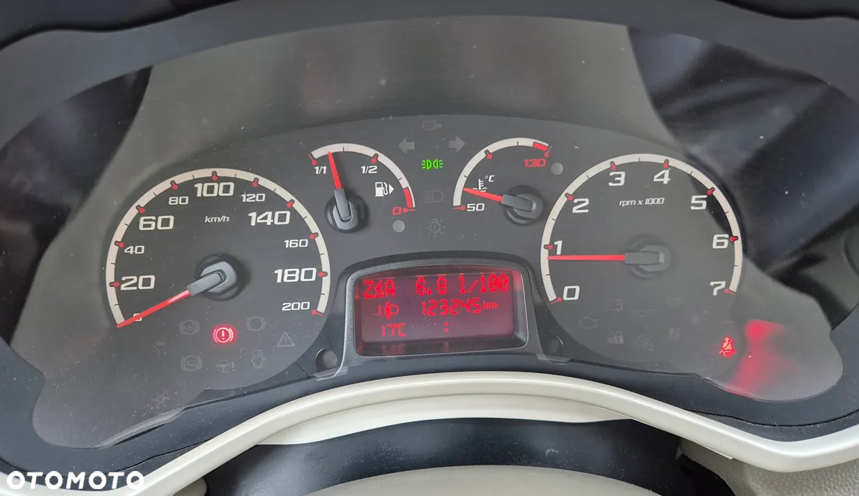 Ford KA 1.3 Collection X - 12