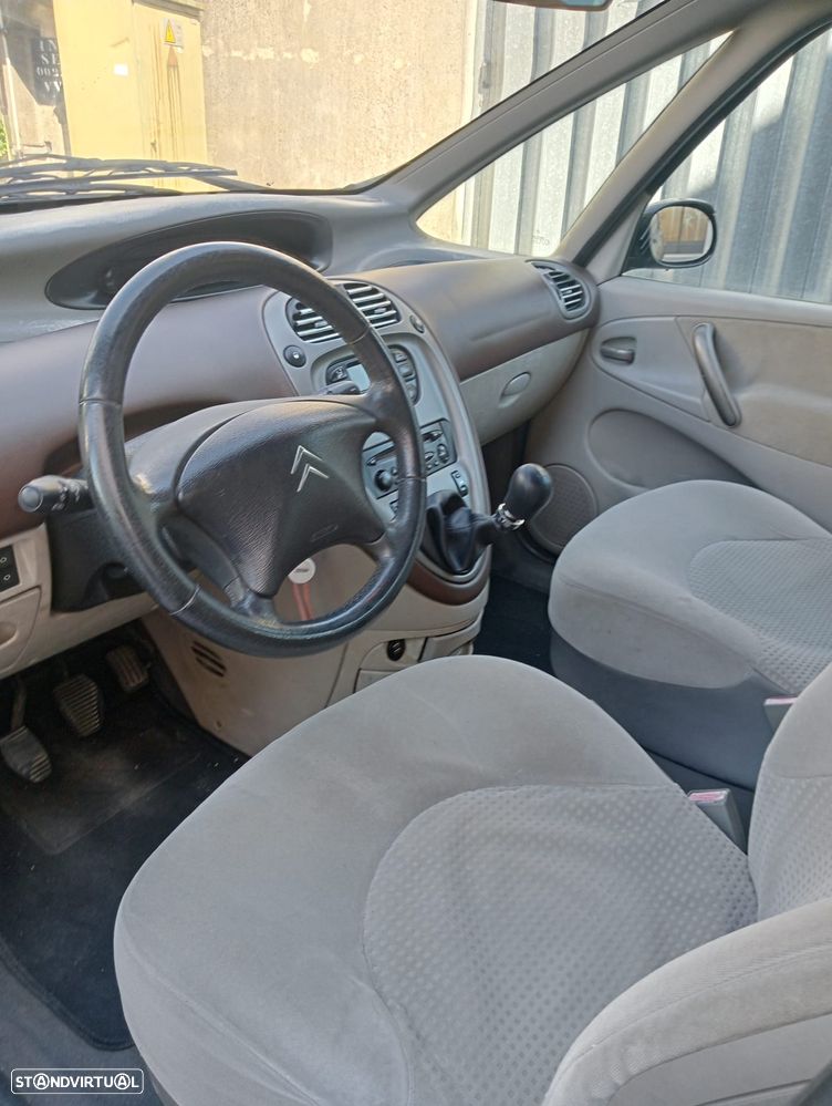 Citroën Xsara Picasso 1.6 Premier - 1