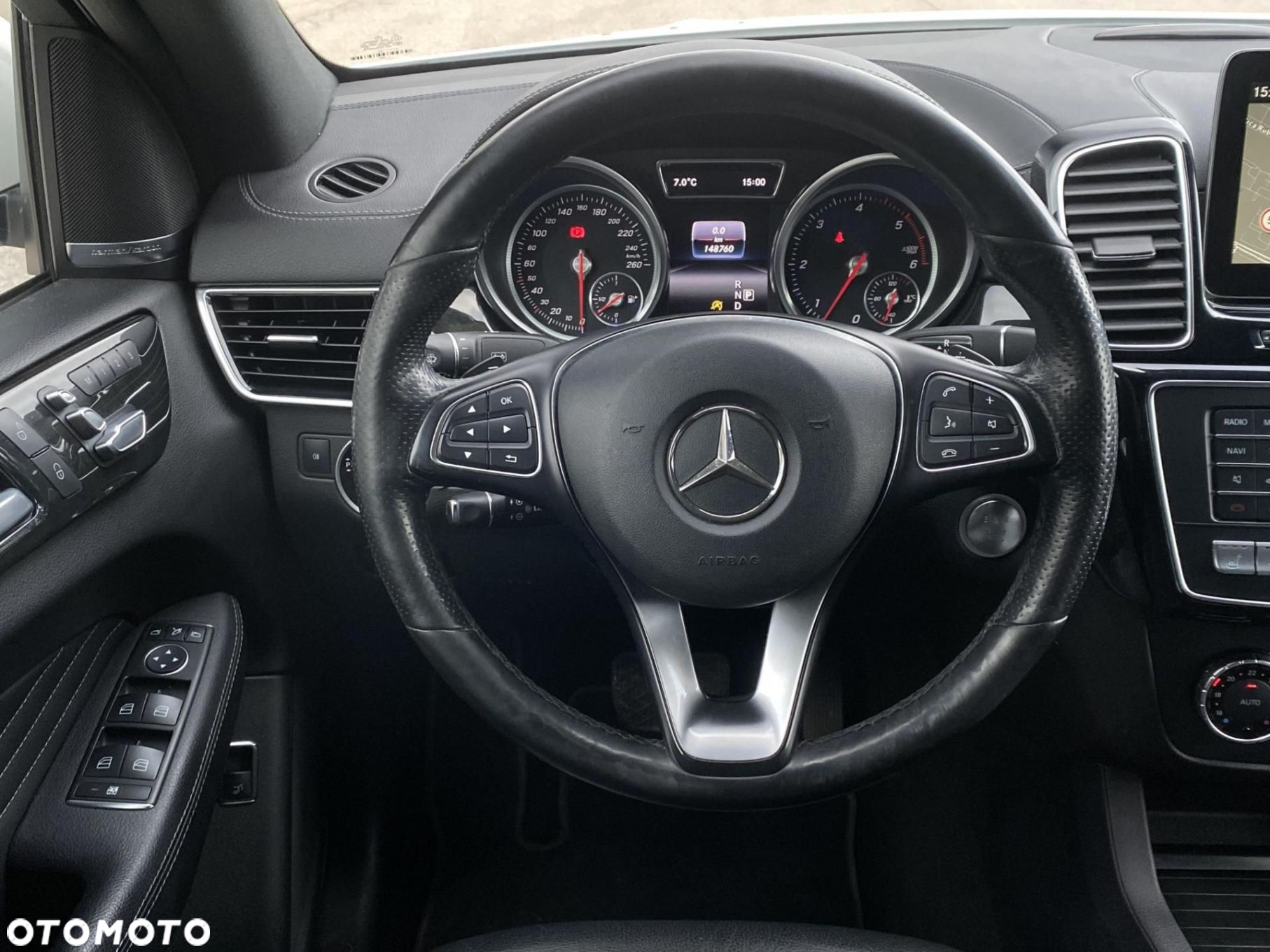 Mercedes-Benz GLE - 24