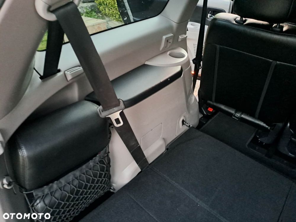 Mitsubishi Grandis 2.0 DID Intense - 11