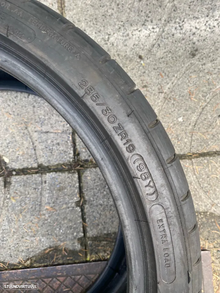 2 Pneus 285/30/19 Michelin Pilot Super Sport MO1 de 2021 com mais de 85% de piso - 4