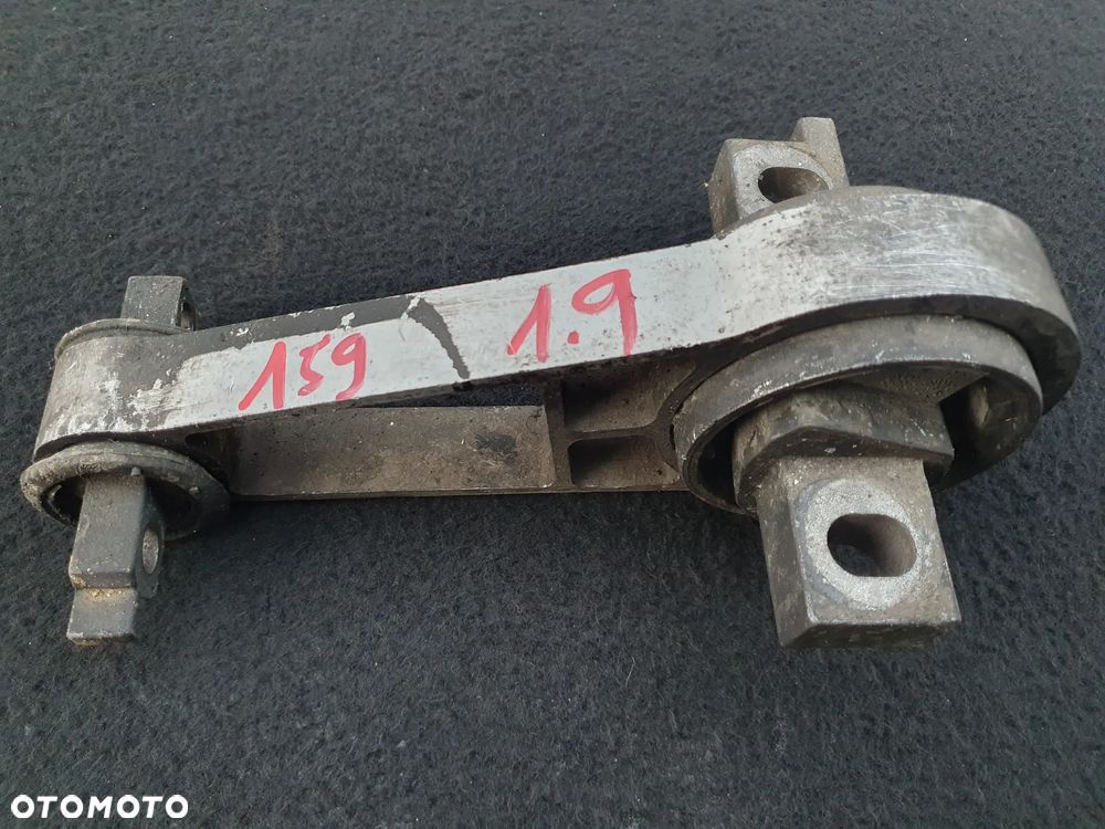 ŁAPA PODUSZKA SKRZYNI ALFA ROMEO 159 1.9 JTDM - 1