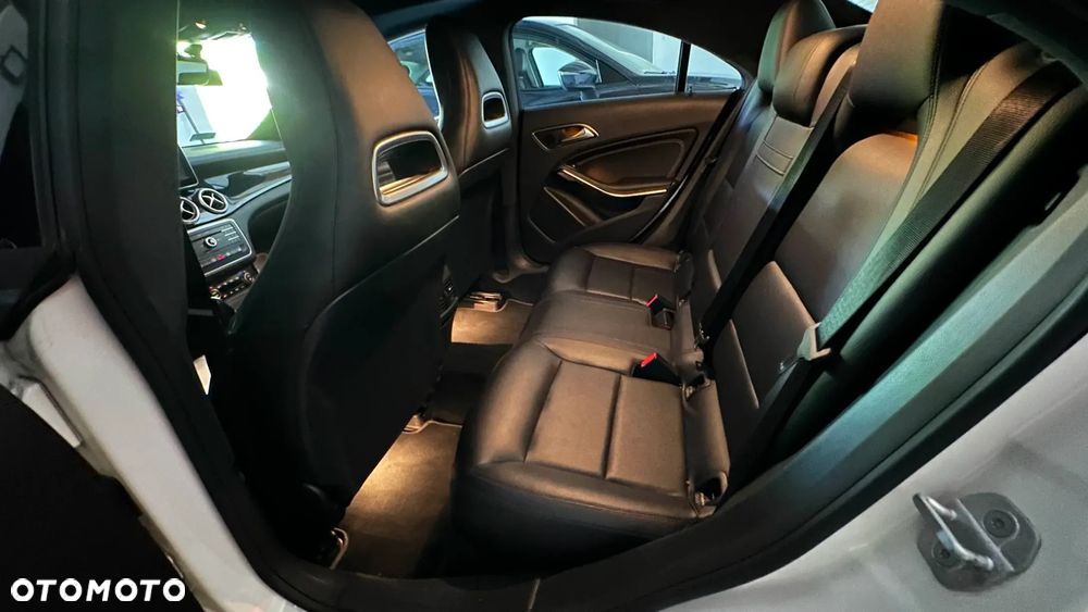 Mercedes-Benz CLA 250 4-Matic - 13