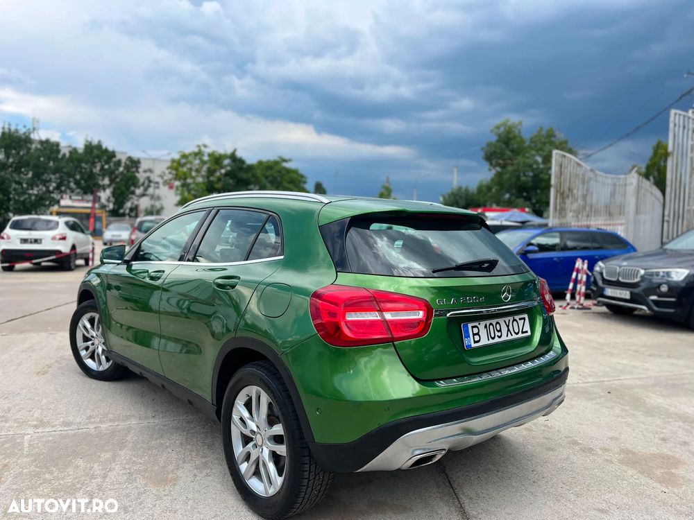 Mercedes-Benz GLA 200 d 4MATIC Aut. - 4