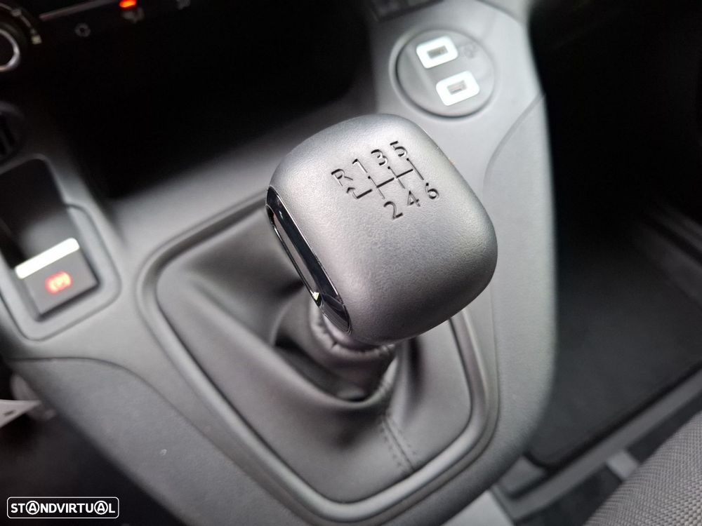 Opel Combo 15DT, E6.4 & MT6 Start/Stop (100cv) XL - 19