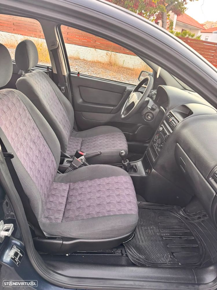 Opel Astra 1.2 Club - 6