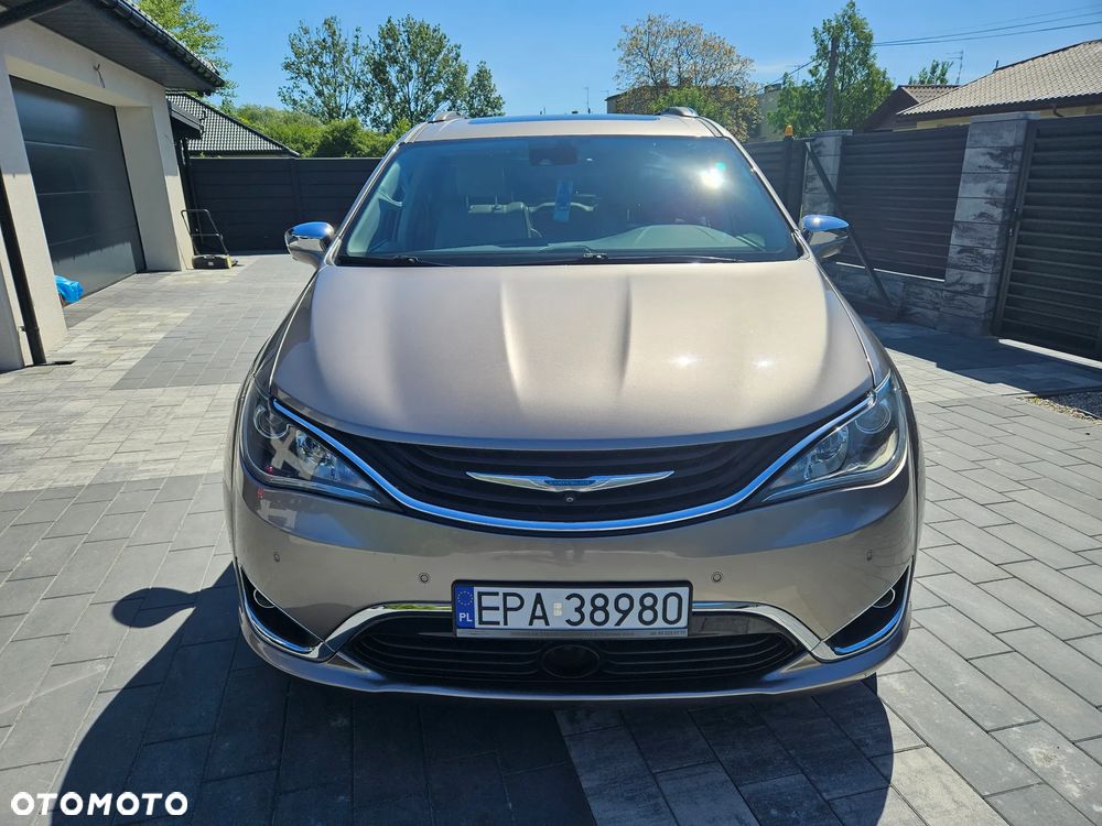 Chrysler Pacifica - 8