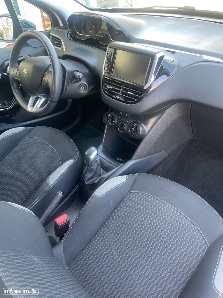 Peugeot 208 ver-1-2-puretech-style - 23