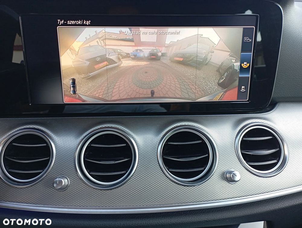 Mercedes-Benz Klasa E 220 d 9G-TRONIC - 17