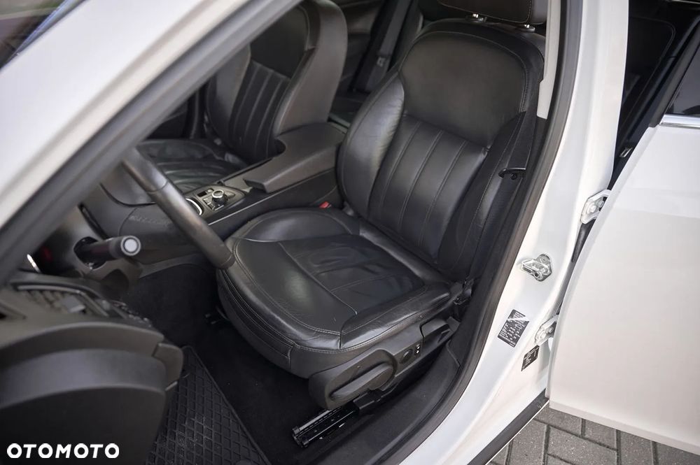 Opel Insignia 2.0 CDTI Cosmo - 27