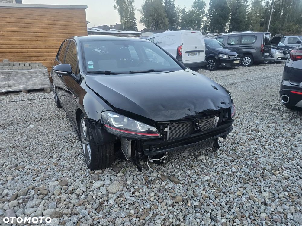 Volkswagen Golf GTI (BlueMotion Technology) DSG - 17