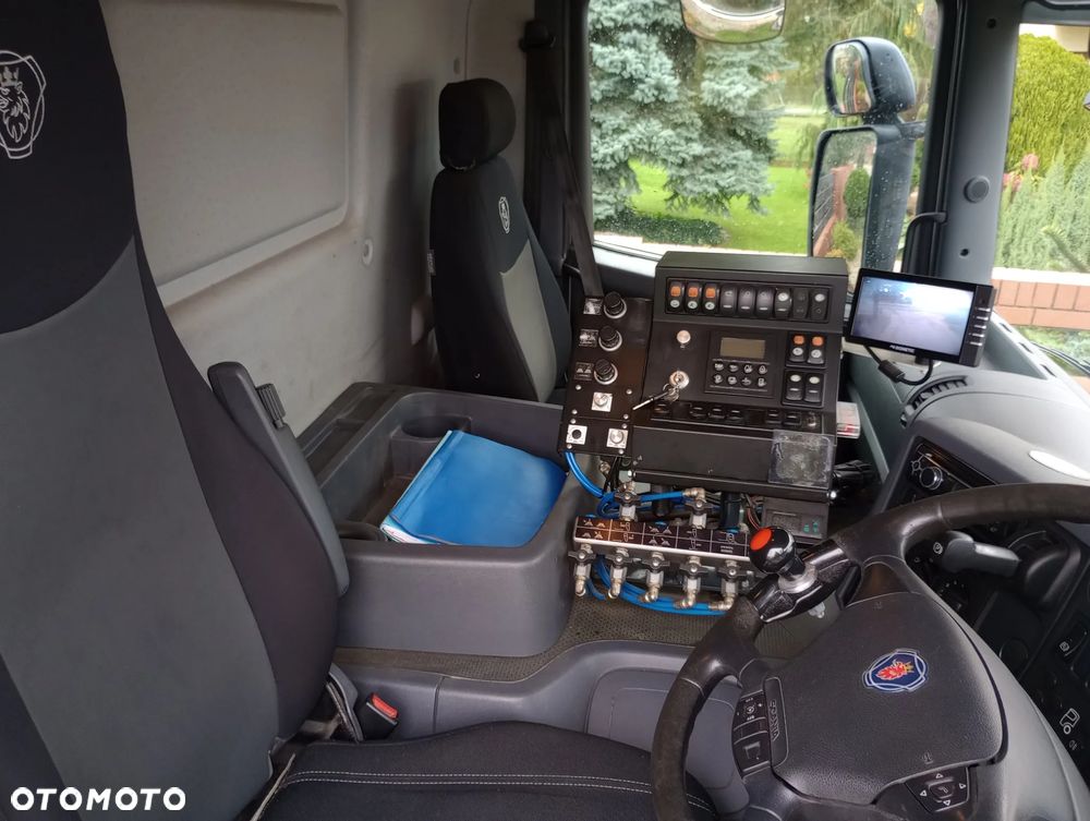 Scania P250 Euro-6 Zamiatarka Brock SL280 Mercedes - 13