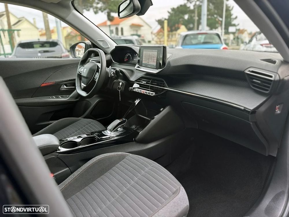 Peugeot 2008 1.2 PureTech Active Pack EAT8 - 21