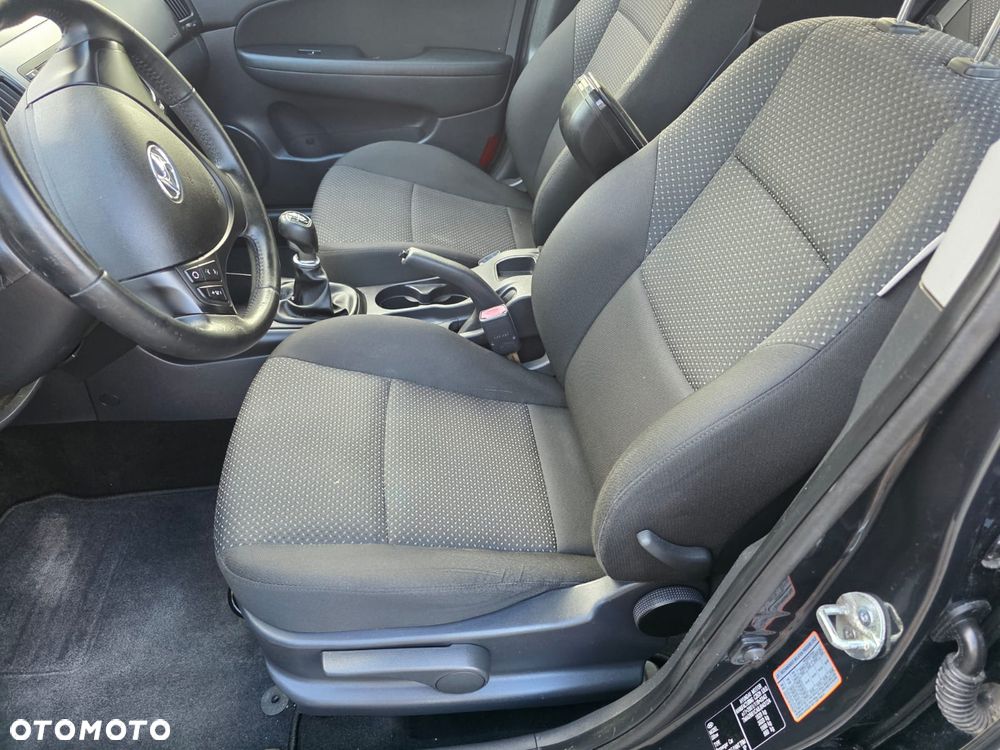 Hyundai i30 1.4 Base + World Cup - 10