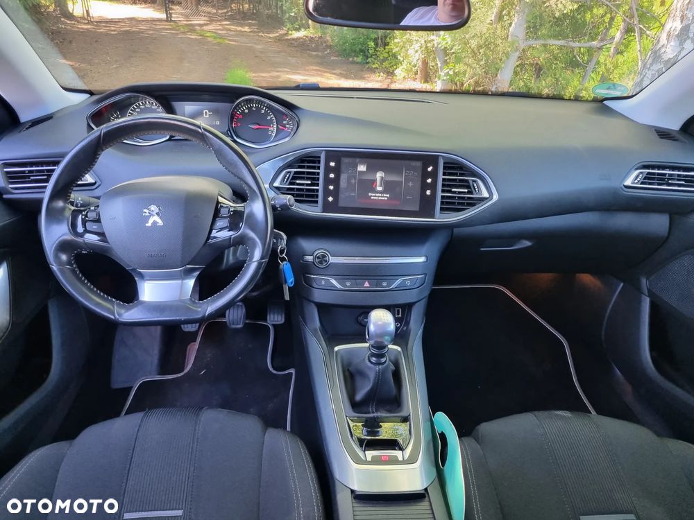 Peugeot 308 SW 1.2 PureTech GPF Allure S&S - 21