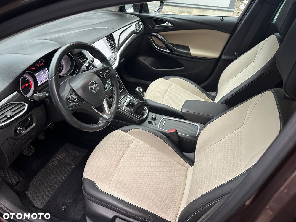 Opel Astra 1.4 Turbo Innovation - 21