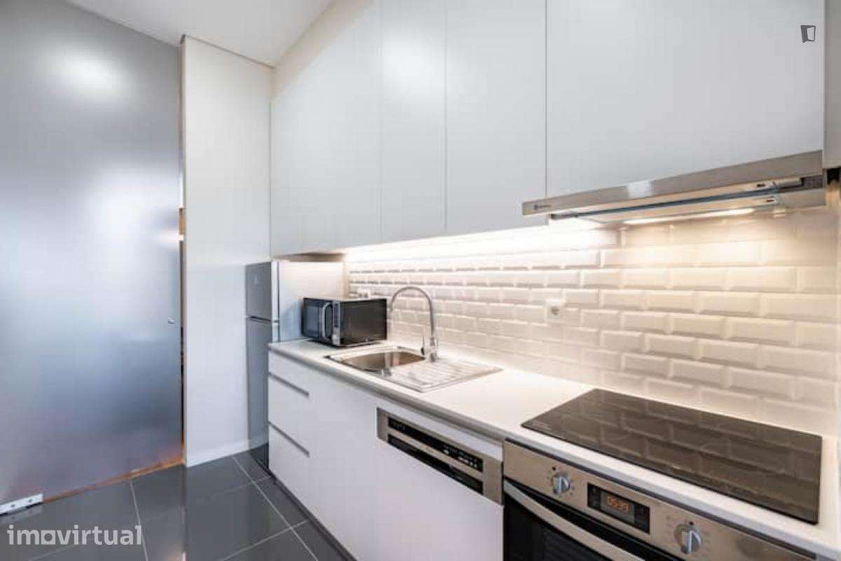 Apartamento com 1 quartos - localizado em Santo Ildefonso Porto - Grande imagem: 2/21