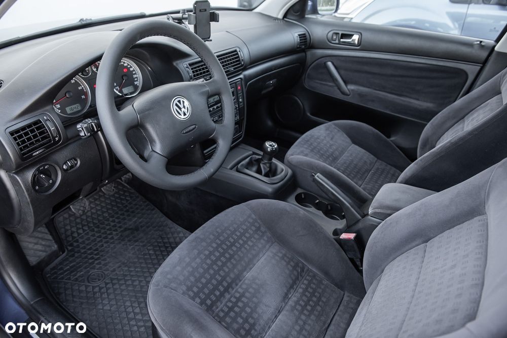 Volkswagen Passat - 16