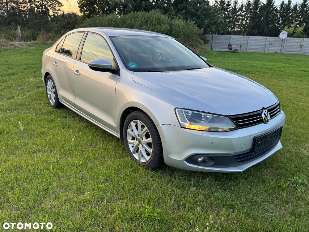 Volkswagen Jetta 1.2 TSI Trendline Optimum - 2