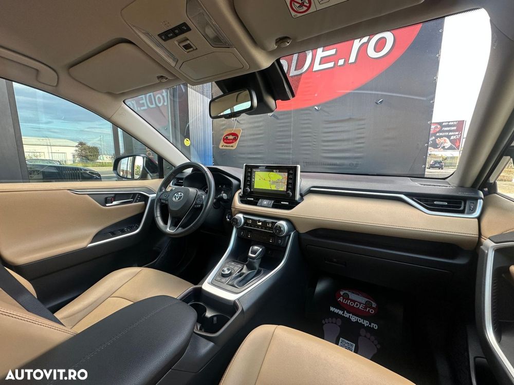 Toyota RAV4 - 10