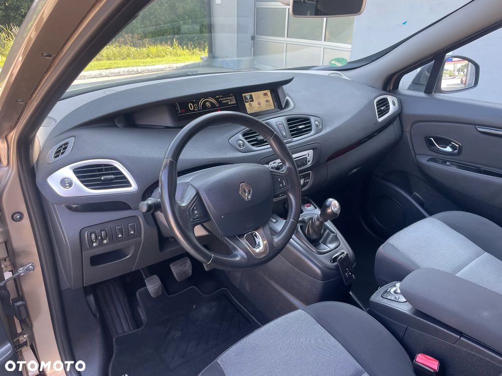Renault Scenic ENERGY TCe 130 BOSE EDITION - 13