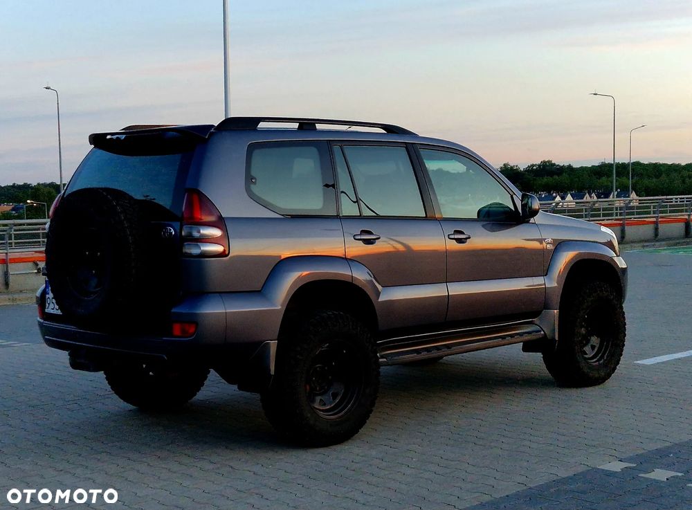 Toyota Land Cruiser - 4