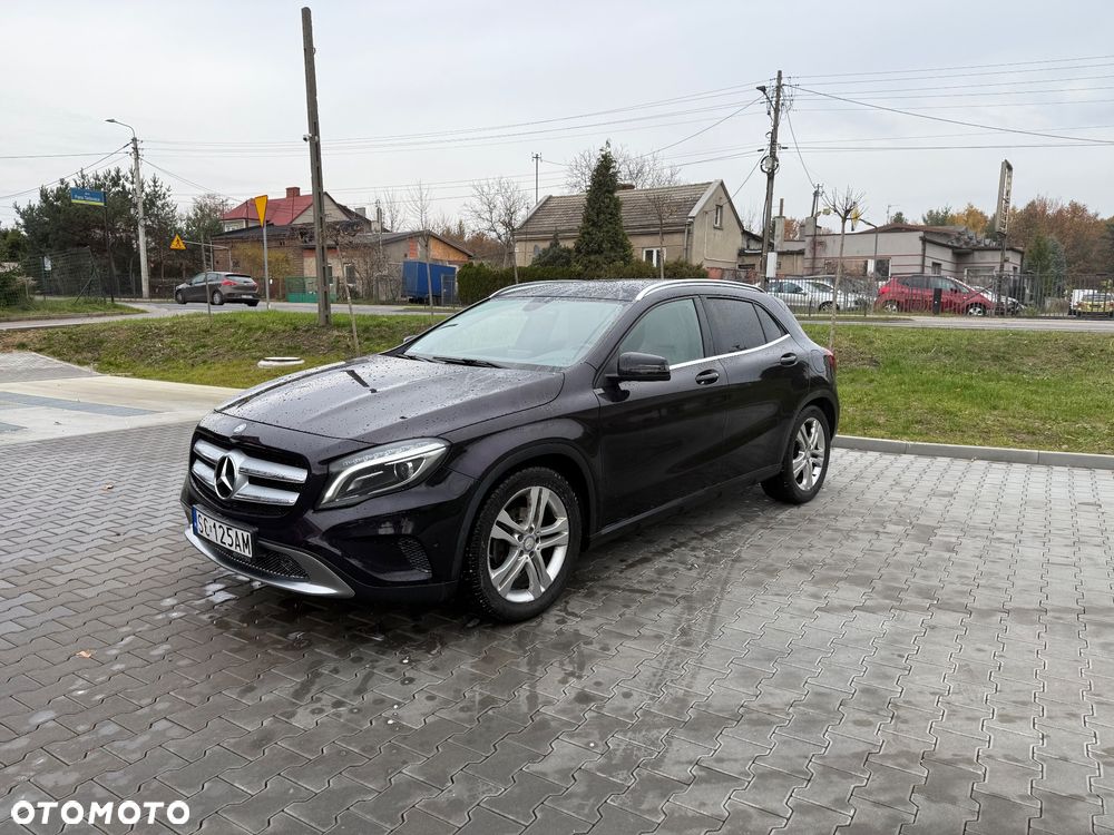 Mercedes-Benz GLA 200 7G-DCT - 4