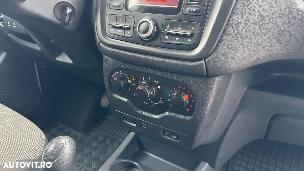 Dacia Dokker SCe 100 Essential - 10