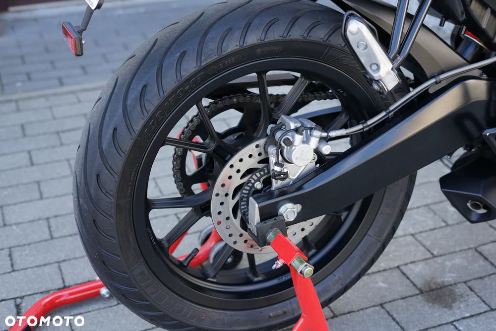 Aprilia Tuono - 8