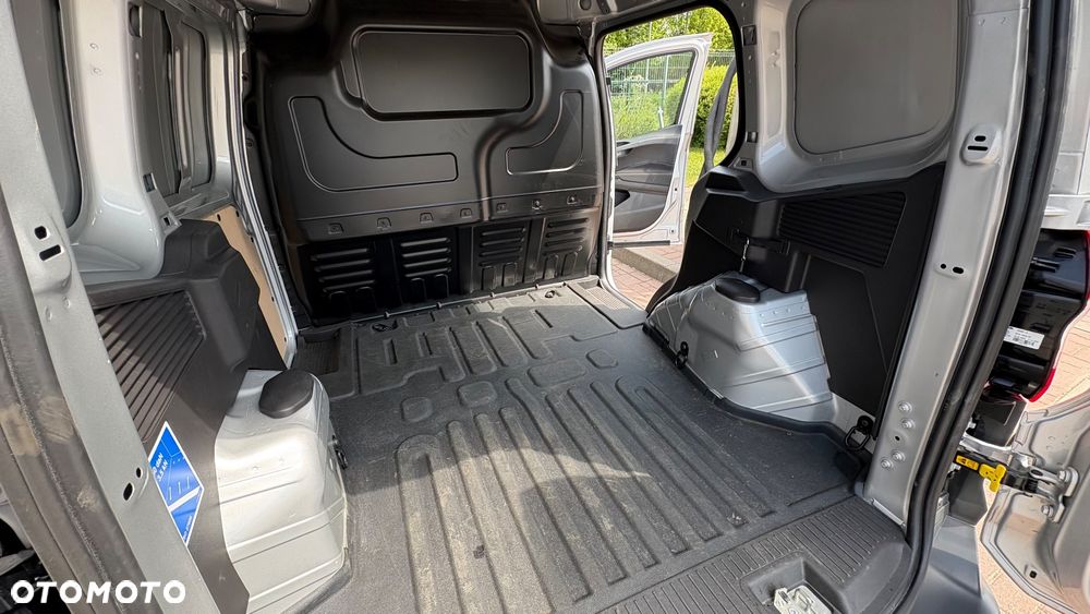 Ford Courier - 15