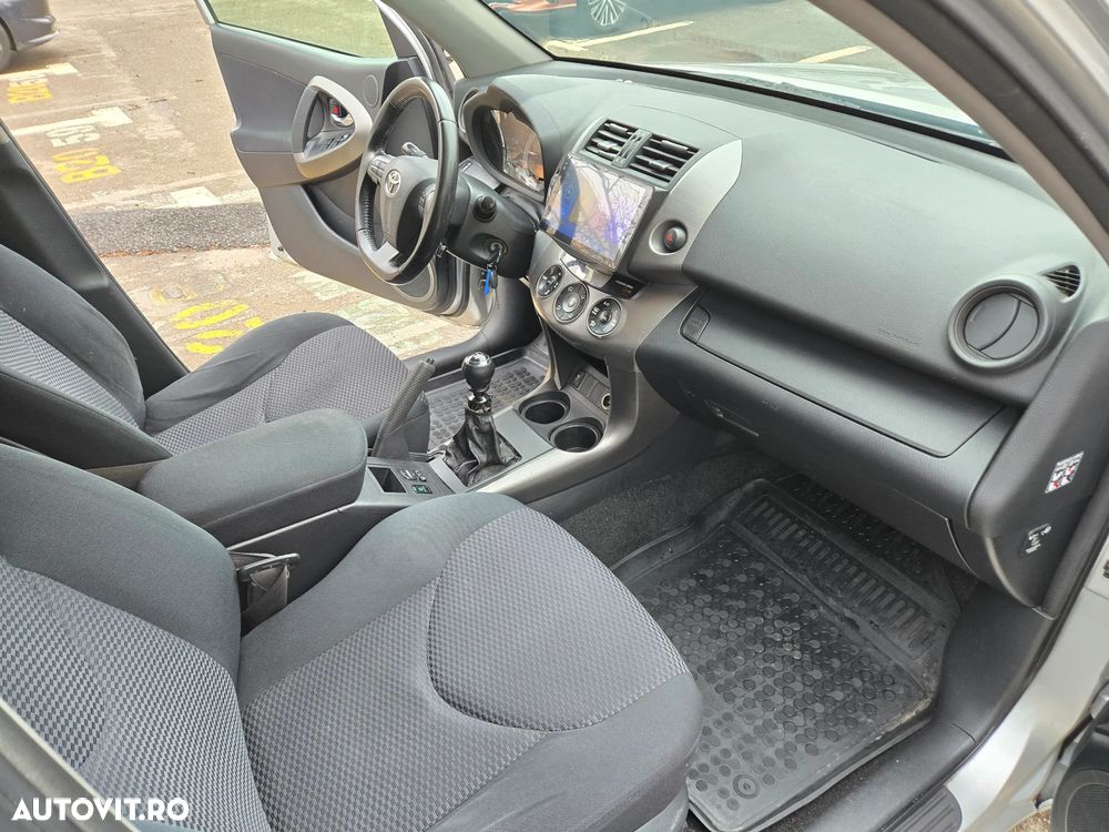 Toyota RAV4 2.2L D-CAT M/T Luxury - 5