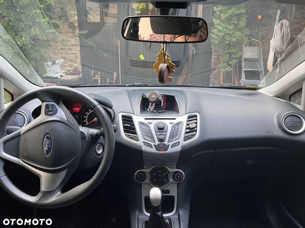 Ford Fiesta - 22