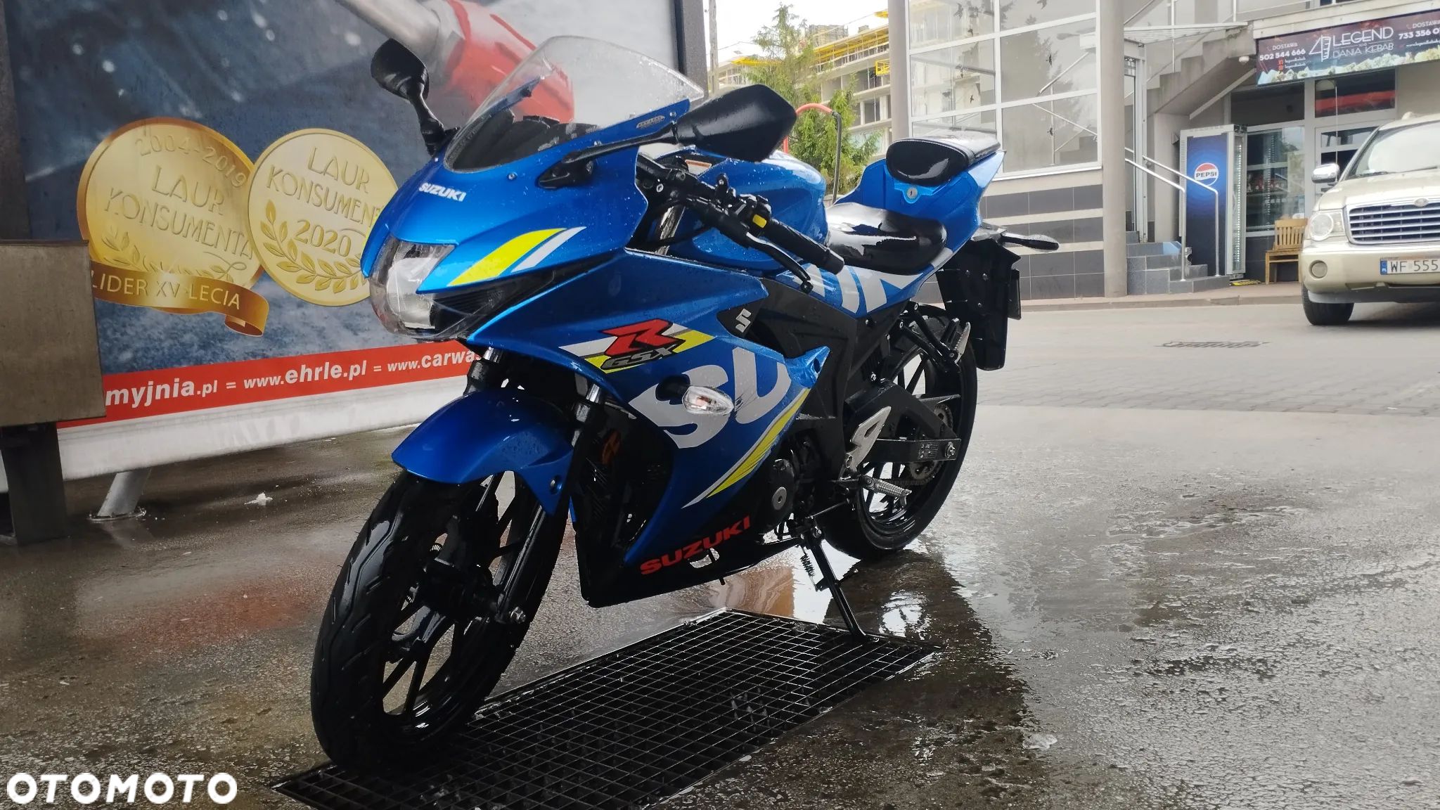 Suzuki GSX-R - 1