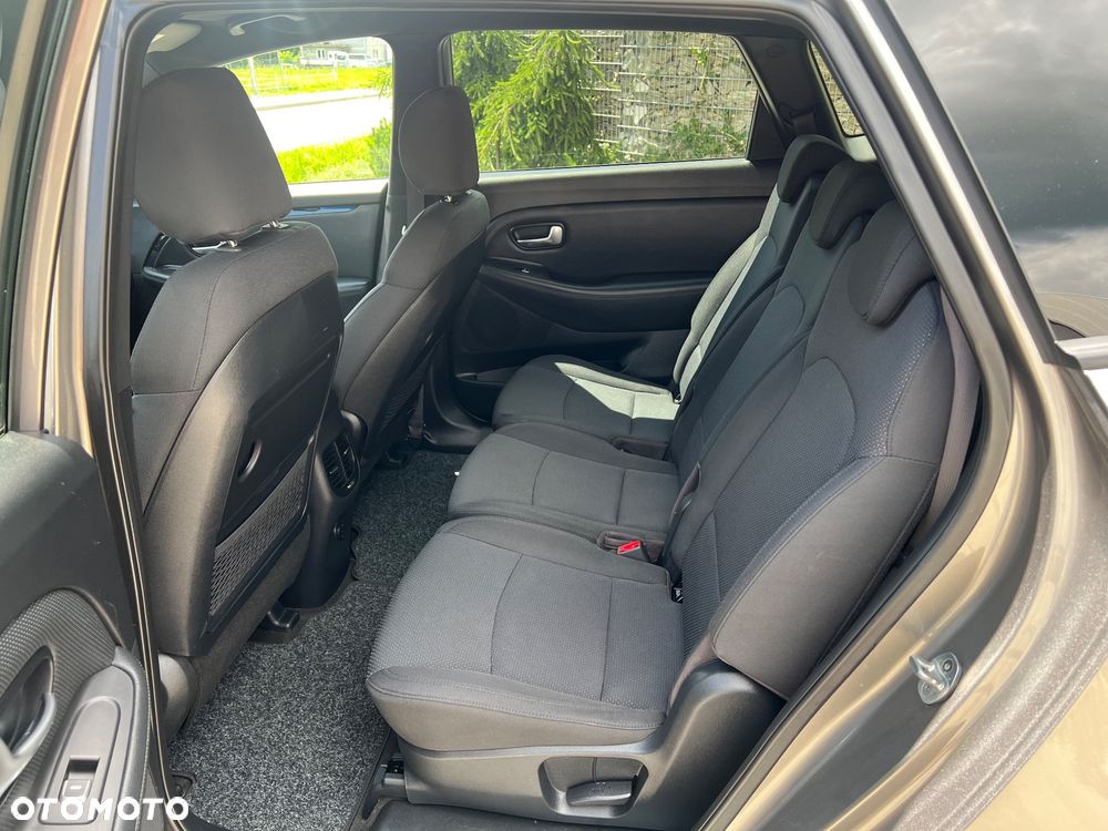 Kia Carens 1.7 CRDi 141 Dream Team Edition - 25