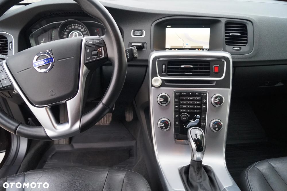 Volvo V60 Cross Country D4 AWD Summum - 4