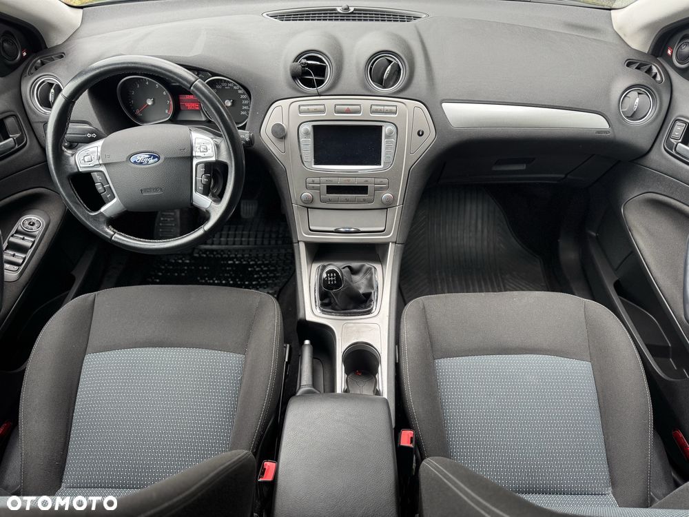 Ford Mondeo - 8