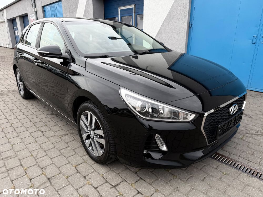Hyundai i30 blue 1.6 CRDi Style - 11