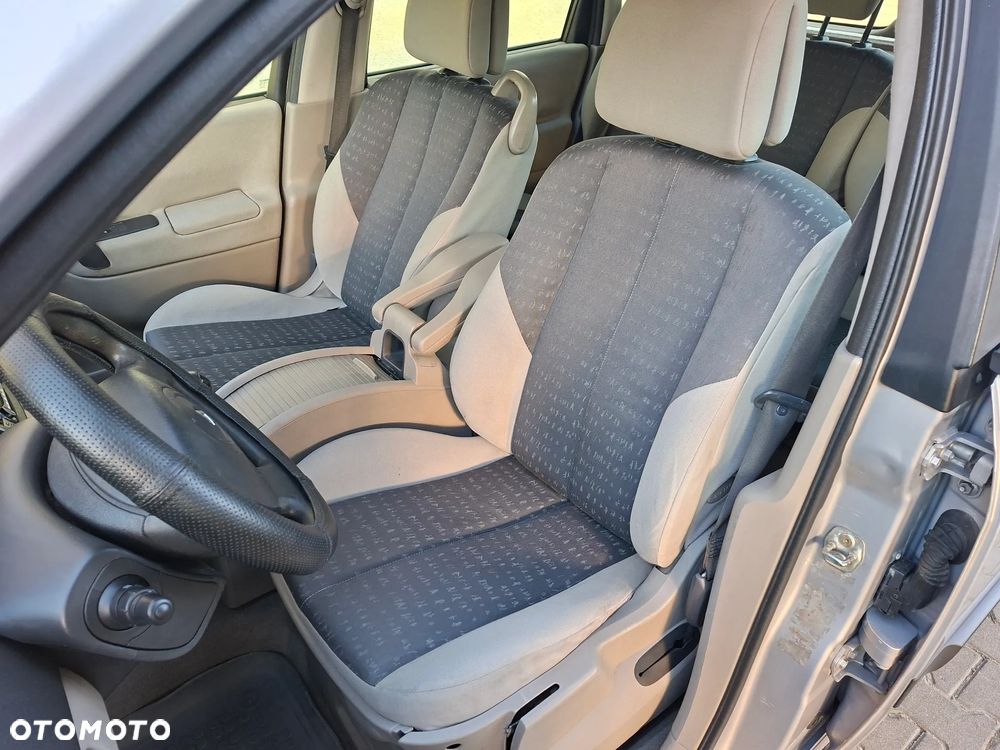 Renault Scenic - 10