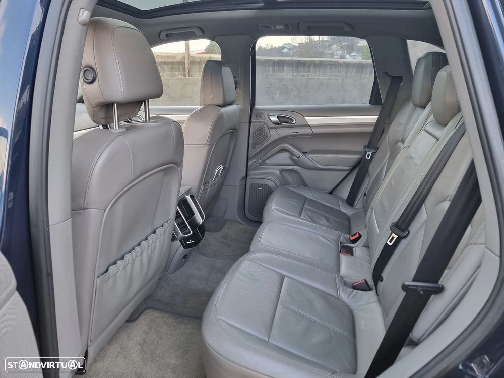 Porsche Cayenne Platinum Edition - 29