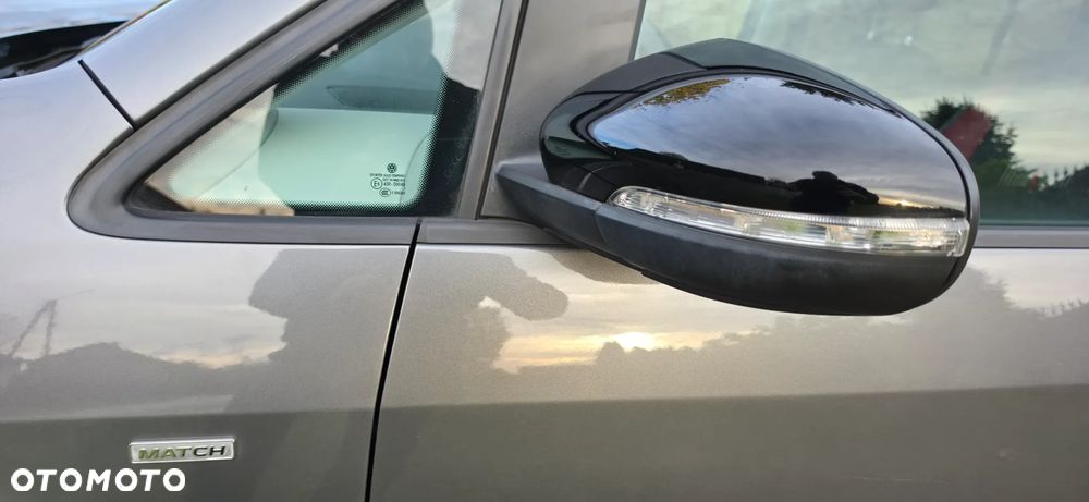 Volkswagen Touran - 26