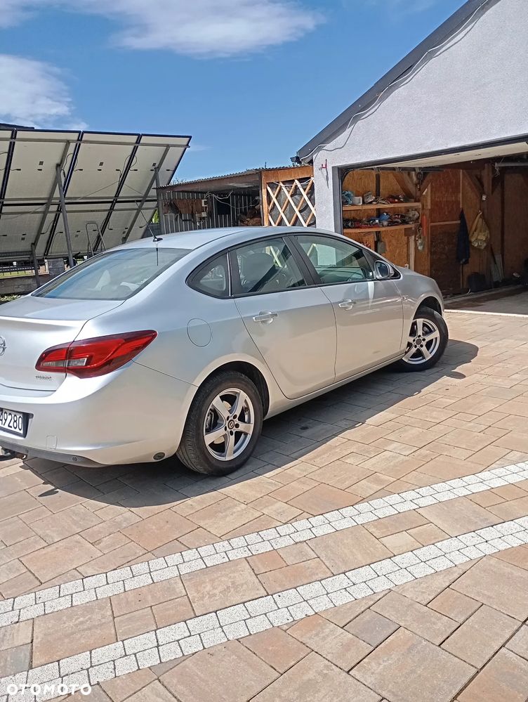 Opel Astra - 3