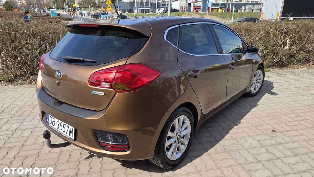 Kia Ceed 1.0 T-GDI ISG Dream-Team Edition - 6